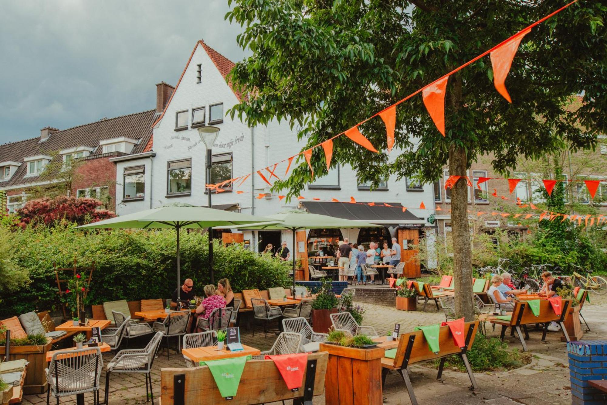 アイントホーフェン Cafe 'T Vonderke Bed & Breakfast エクステリア 写真