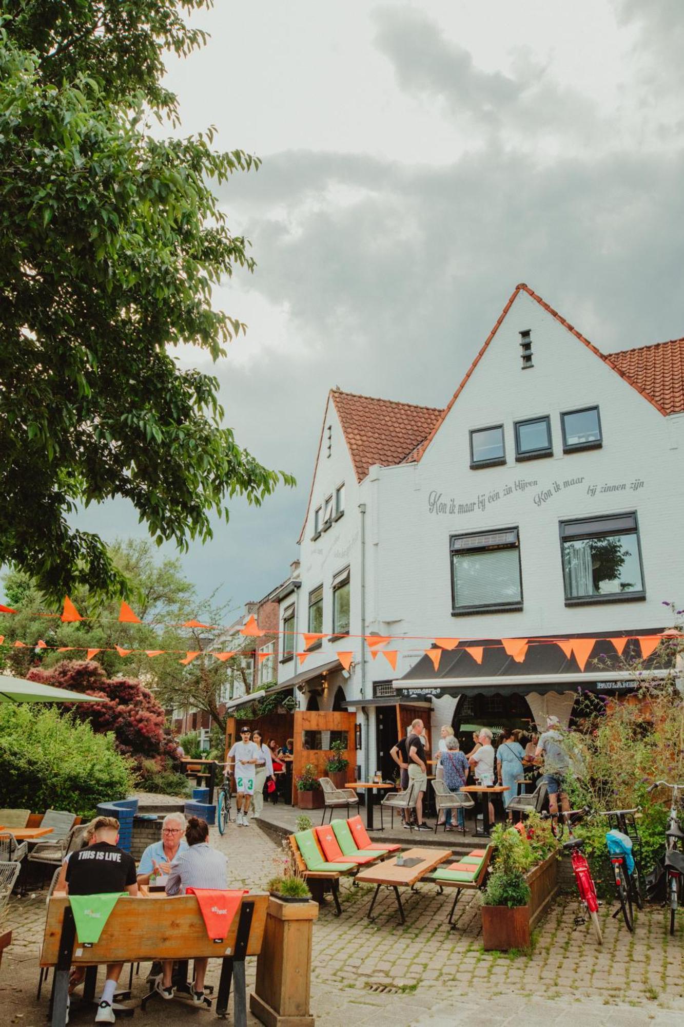 アイントホーフェン Cafe 'T Vonderke Bed & Breakfast エクステリア 写真